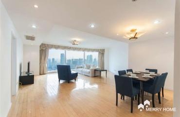high floor large space with panoramic river view
